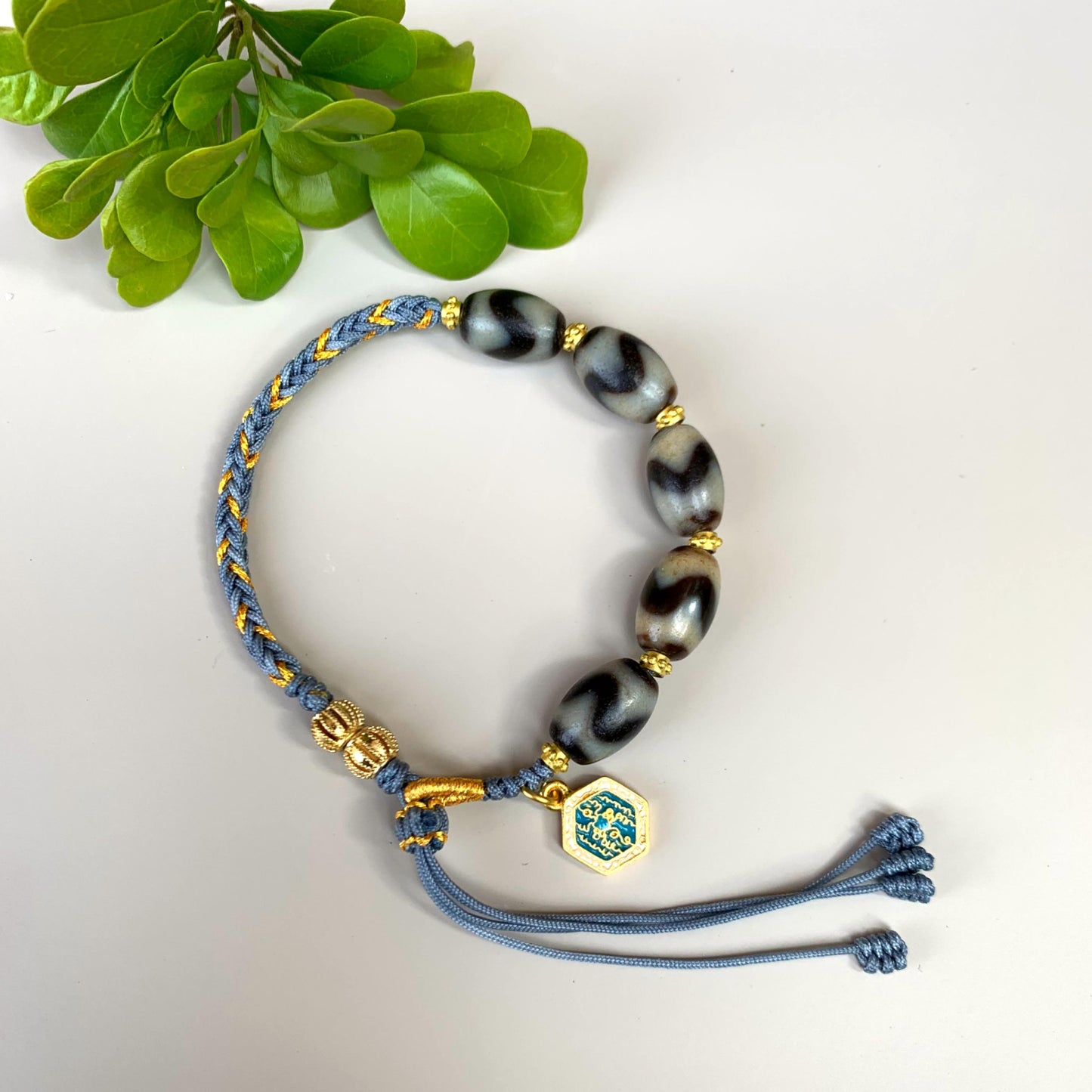 1Hand string with pure tiger's eye Dzi beads