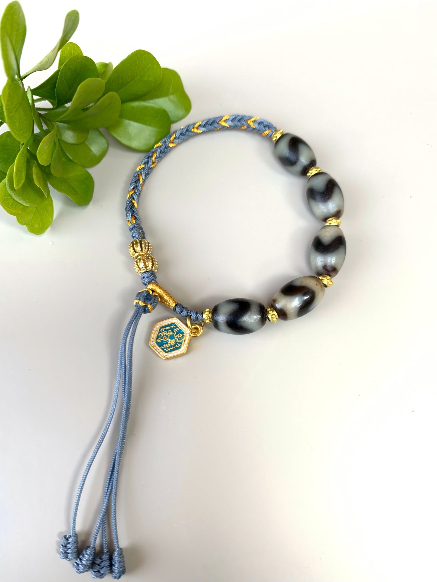 1Hand string with pure tiger's eye Dzi beads